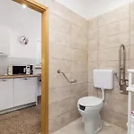 Apartamento Awesome In With Wifi